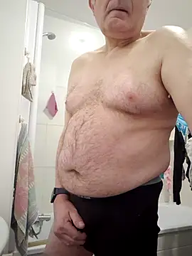 Snapshot of Bretoncool chatting on 02/25/25, 02:44 Bretoncool online show from 02/25/25, 02:44