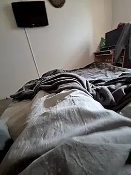 Snapshot of Bretoncool chatting on 02/27/25, 02:43 Bretoncool online show from 02/27/25, 02:43