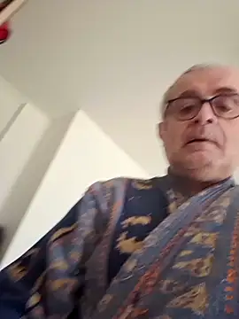 Snapshot of Bretoncool chatting on 03/02/25, 02:54 Bretoncool online show from 03/02/25, 02:54