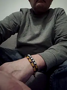 Snapshot of Bretoncool chatting on 03/04/25, 05:53 Bretoncool online show from 03/04/25, 05:53