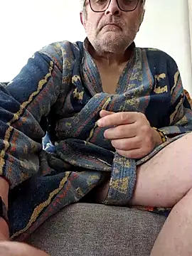 Snapshot of Bretoncool chatting on 03/05/25, 12:55 Bretoncool online show from 03/05/25, 12:55