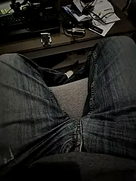 Snapshot of Bretoncool chatting on 03/06/25, 05:14 Bretoncool online show from 03/06/25, 05:14