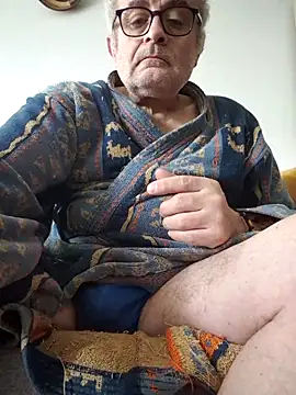 Snapshot of Bretoncool chatting on 03/11/25, 12:39 Bretoncool online show from 03/11/25, 12:39