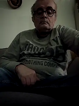 Snapshot of Bretoncool chatting on 03/12/25, 05:35 Bretoncool online show from 03/12/25, 05:35