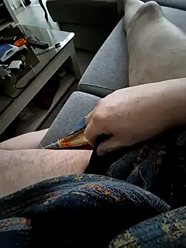 Snapshot of Bretoncool chatting on 03/12/25, 02:12 Bretoncool online show from 03/12/25, 02:12