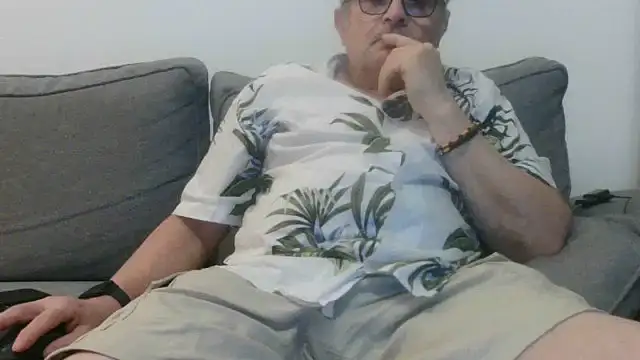 Snapshot of Bretoncool chatting on 09/21/25, 07:59 Bretoncool online show from 09/21/25, 07:59