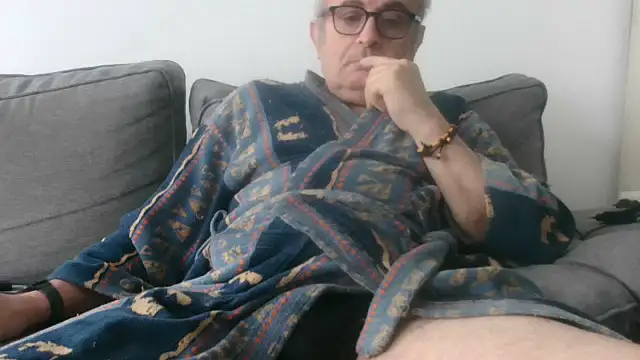 Snapshot of Bretoncool chatting on 09/26/25, 10:19 Bretoncool online show from 09/26/25, 10:19