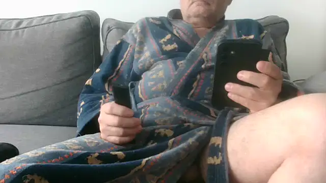 Snapshot of Bretoncool chatting on 09/28/25, 07:36 Bretoncool online show from 09/28/25, 07:36