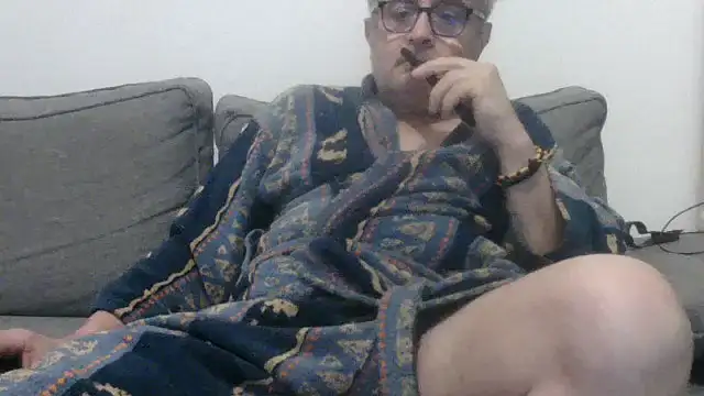 Snapshot of Bretoncool chatting on 09/29/25, 06:07 Bretoncool online show from 09/29/25, 06:07