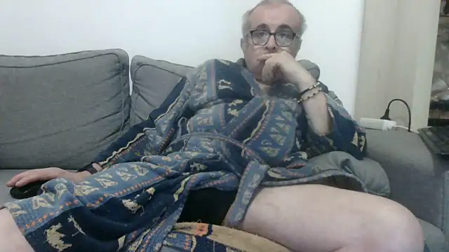 Snapshot of Bretoncool chatting on 10/04/25, 06:17 Bretoncool online show from 10/04/25, 06:17