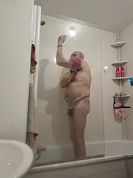 Snapshot of Bretoncool chatting on 10/28/25, 01:58 Bretoncool online show from 10/28/25, 01:58