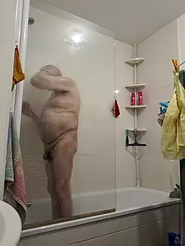 Snapshot of Bretoncool chatting on 07/14/26, 05:12 Bretoncool online show from 07/14/26, 05:12