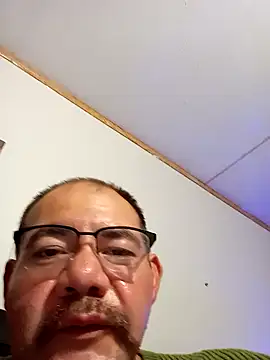 CluelessIcing2 online show from 11/12/25, 06:25