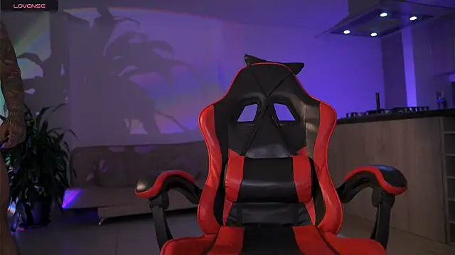 Snapshot of LeoSalvatore_ chatting on 12/05/25, 01:25 LeoSalvatore online show from 12/05/25, 01:25