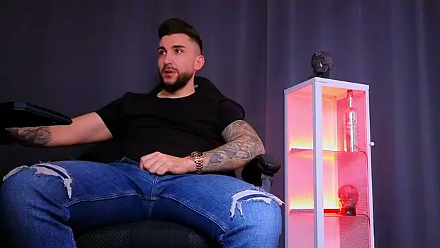 MightyAaron66 online show from 02/11/25, 03:40
