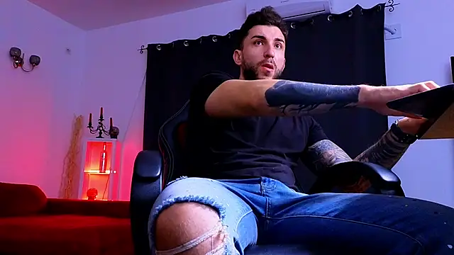 MightyAaron66 online show from 11/19/25, 04:01