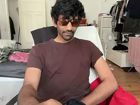 Snapshot of dominanthubby chatting on 06/16/26, 07:44 dominanthubby online show from 06/16/26, 07:44