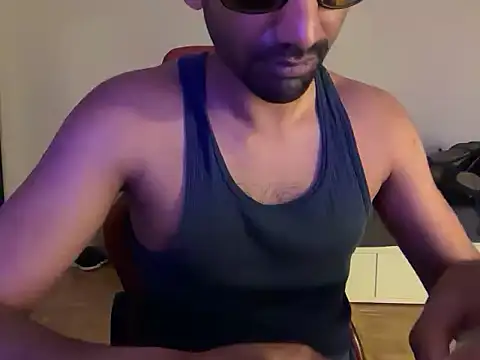 Snapshot of dominanthubby chatting on 06/16/26, 10:34 dominanthubby online show from 06/16/26, 10:34