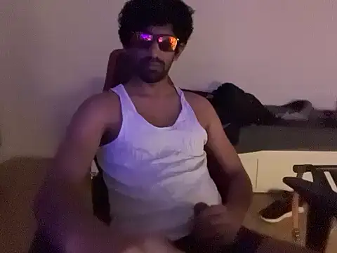 Snapshot of dominanthubby chatting on 06/17/26, 09:16 dominanthubby online show from 06/17/26, 09:16