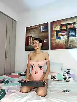 cuteluci  online show from 12/18/24, 01:02