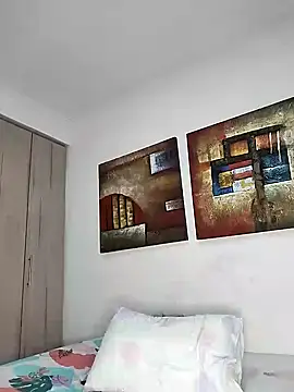 cuteluci  online show from 01/01/25, 07:09