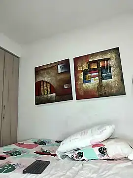 cuteluci  online show from 01/02/25, 04:02