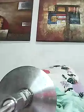 cuteluci  online show from 01/22/25, 06:41