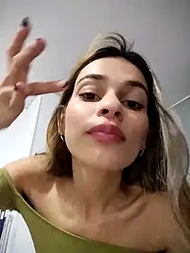 cuteluci  online show from 03/07/25, 10:45