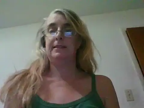 Emilylyn2501 online show from 01/13/25, 06:38