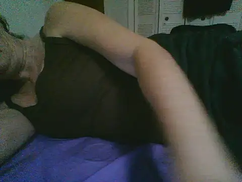 Emilylyn2501 online show from 11/14/25, 12:09