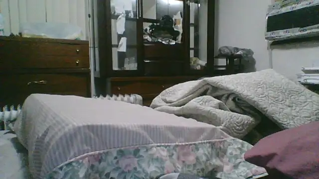 Snapshot of Emilylyn2501 chatting on 03/06/26, 03:03 Emilylyn2501 online show from 03/06/26, 03:03