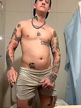 Snapshot of FakkaKaine_ chatting on 10/11/25, 07:40 FakkaKaine  online show from 10/11/25, 07:40