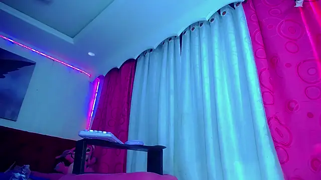 NahomiCamper online show from 09/24/25, 02:31