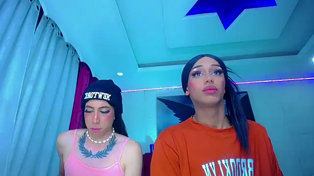 NahomiCamper online show from 10/11/25, 02:26