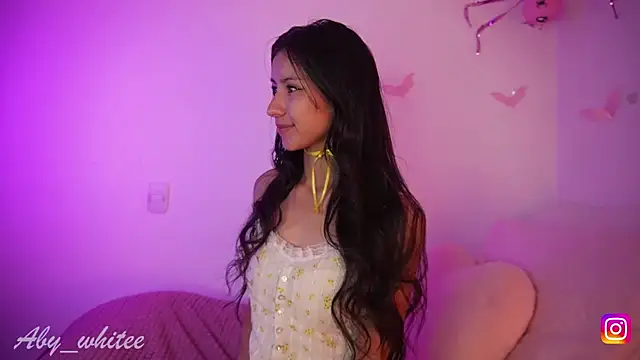 AbyWhitee online show from 11/01/25, 05:53