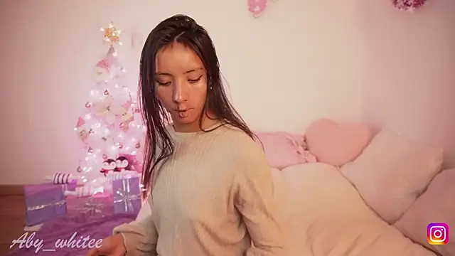 AbyWhitee online show from 12/17/25, 02:06