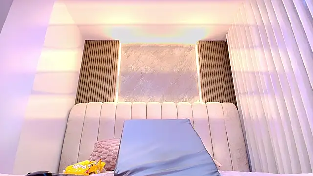 kata hazel online show from 11/11/25, 07:25