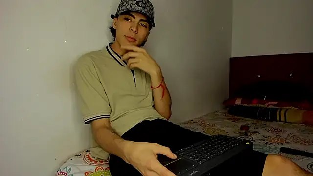 Snapshot of HeellBoy_ chatting on 02/24/26, 08:56 HeellBoy online show from 02/24/26, 08:56