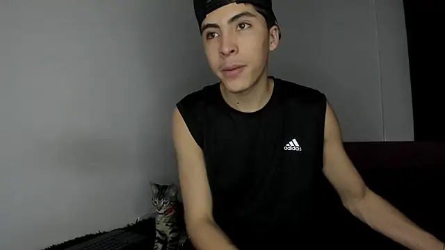 Snapshot of HeellBoy_ chatting on 05/15/26, 01:01 HeellBoy online show from 05/15/26, 01:01