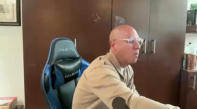 alanan881 online show from 12/03/24, 02:38