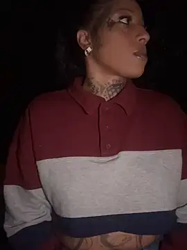 CrownedNyaries online show from 09/09/25, 04:01