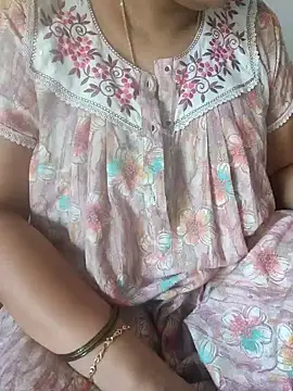 Snapshot of samitasharma chatting on 01/13/26, 04:07 samitasharma online show from 01/13/26, 04:07