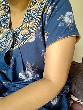 Snapshot of samitasharma chatting on 02/02/26, 05:17 samitasharma online show from 02/02/26, 05:17