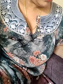 Snapshot of samitasharma chatting on 02/20/26, 06:26 samitasharma online show from 02/20/26, 06:26