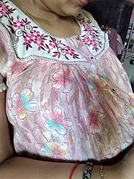 Snapshot of samitasharma chatting on 02/24/26, 05:27 samitasharma online show from 02/24/26, 05:27