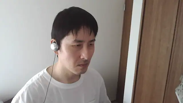 Snapshot of ikkakusai11 chatting on 04/27/26, 03:37 ikkakusai11 online show from 04/27/26, 03:37