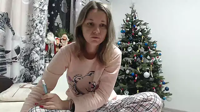 Snapshot of SweetMaddy888 chatting on 12/29/24, 04:05 SweetMaddy888 online show from 12/29/24, 04:05