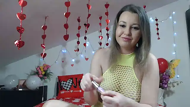 Snapshot of SweetMaddy888 chatting on 02/16/26, 06:04 SweetMaddy888 online show from 02/16/26, 06:04