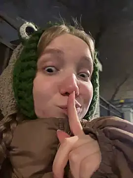 Baby Tiny online show from 03/18/25, 07:10