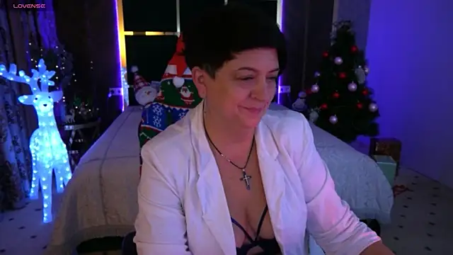 Snapshot of MilaSkyy chatting on 12/31/24, 06:46 MilaSkyy online show from 12/31/24, 06:46